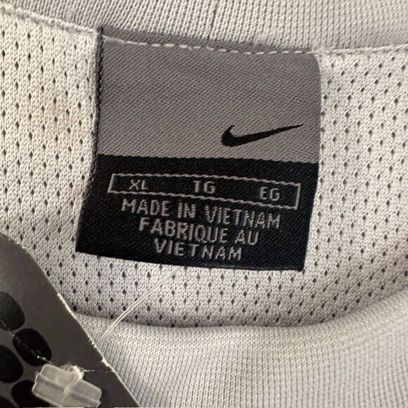 Vintage Nike Men's Basketball Style Tank Silver Size XL NWT CENTER SWOOSH - Picture 2 of 6